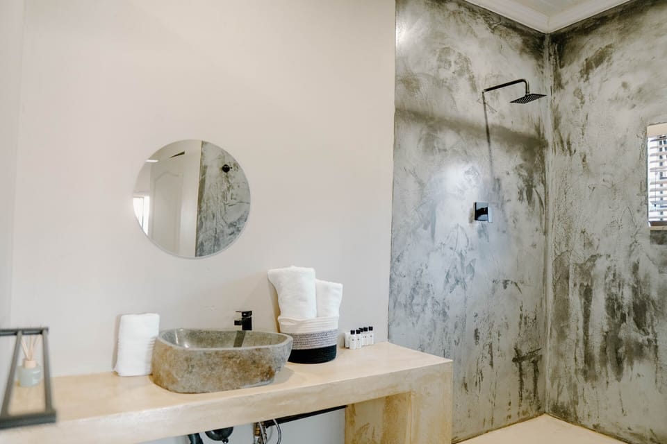 Executive Villa | Bathroom | Free toiletries, bathrobes, towels
