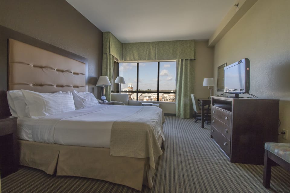In-room safe, desk, laptop workspace, iron/ironing board