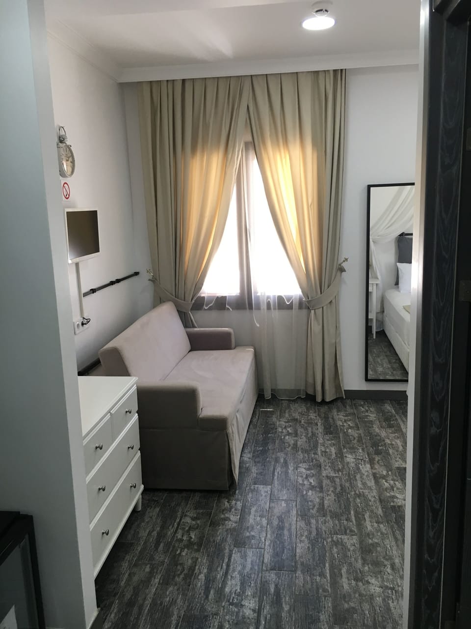 Elite Quadruple Room, 1 Bedroom, Garden View | Free minibar, desk, soundproofing, rollaway beds