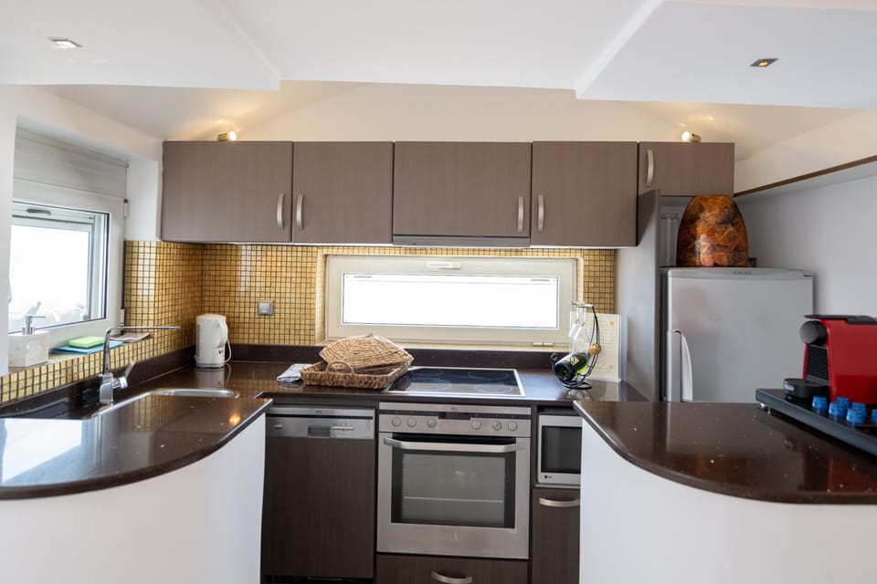 Luxury Villa, 1 Bedroom, Jetted Tub, Hill View | Egyptian cotton sheets, premium bedding, down comforters