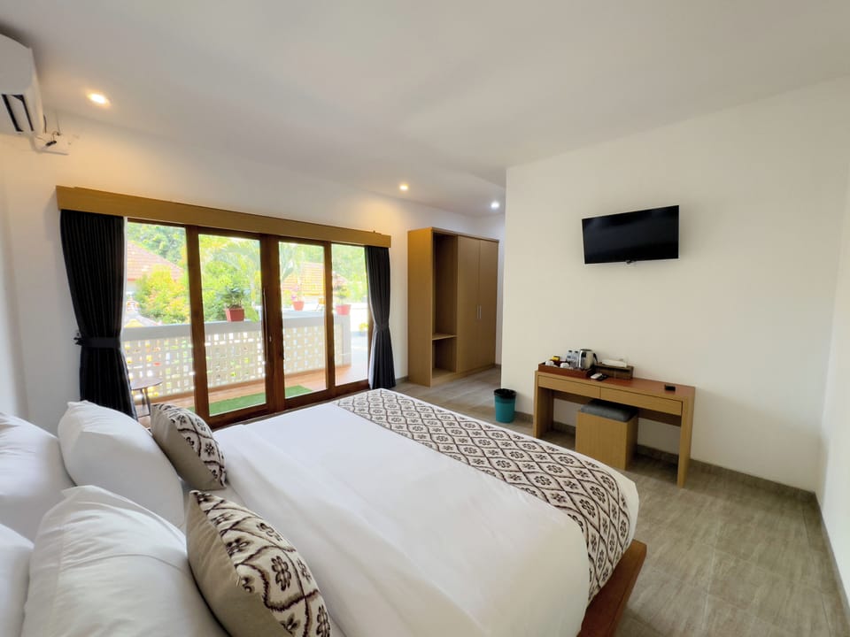 Deluxe Double Room | Premium bedding, desk, free WiFi, bed sheets