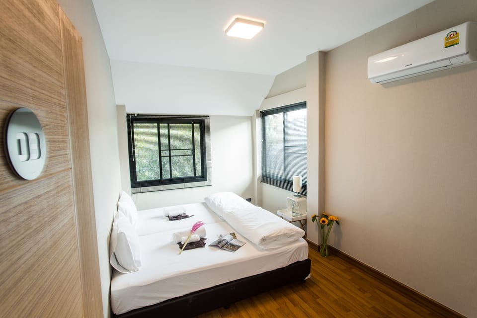 Twin Room with Shared Bathroom | Free WiFi