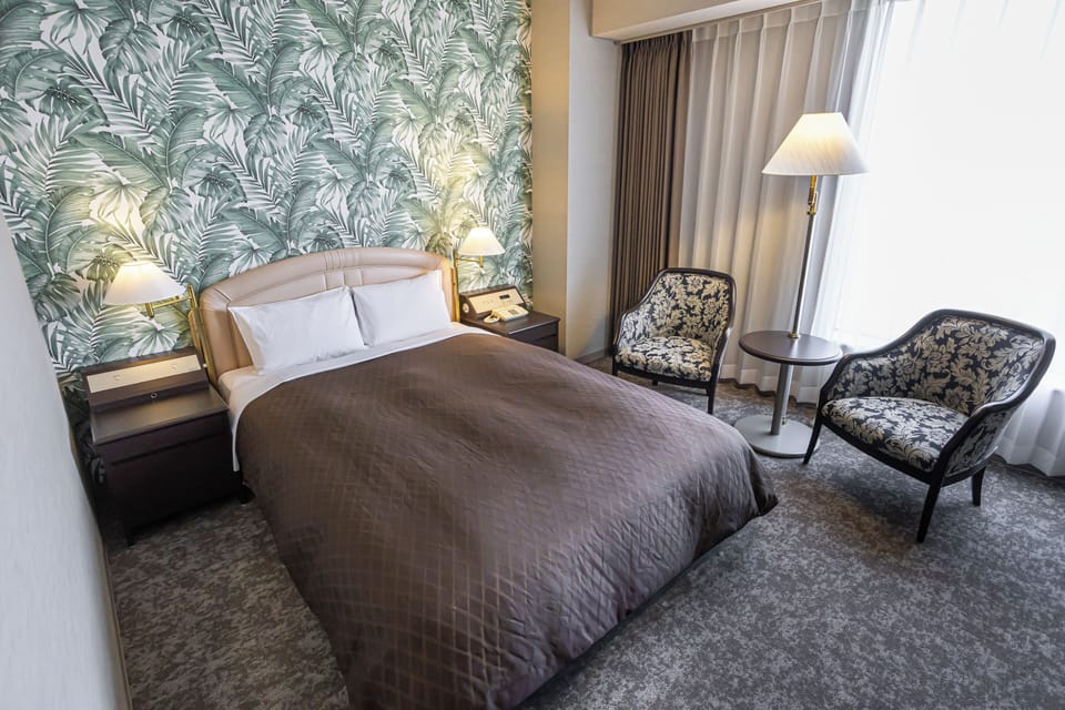 Deluxe Double Room, Smoking | In-room safe, WiFi (free), bed sheets