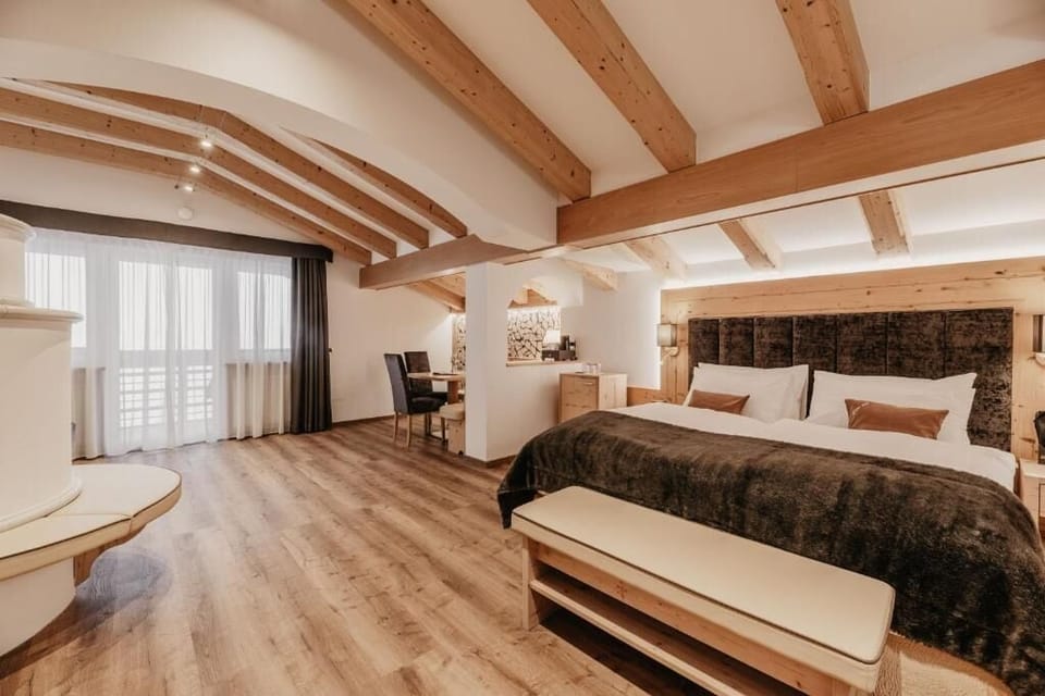 Superior Studio Suite | Premium bedding, in-room safe, individually decorated, desk