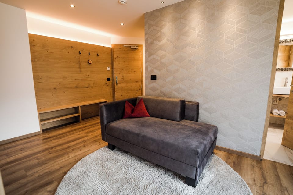 Panoramic Room, Mountain View | Premium bedding, in-room safe, individually decorated, desk