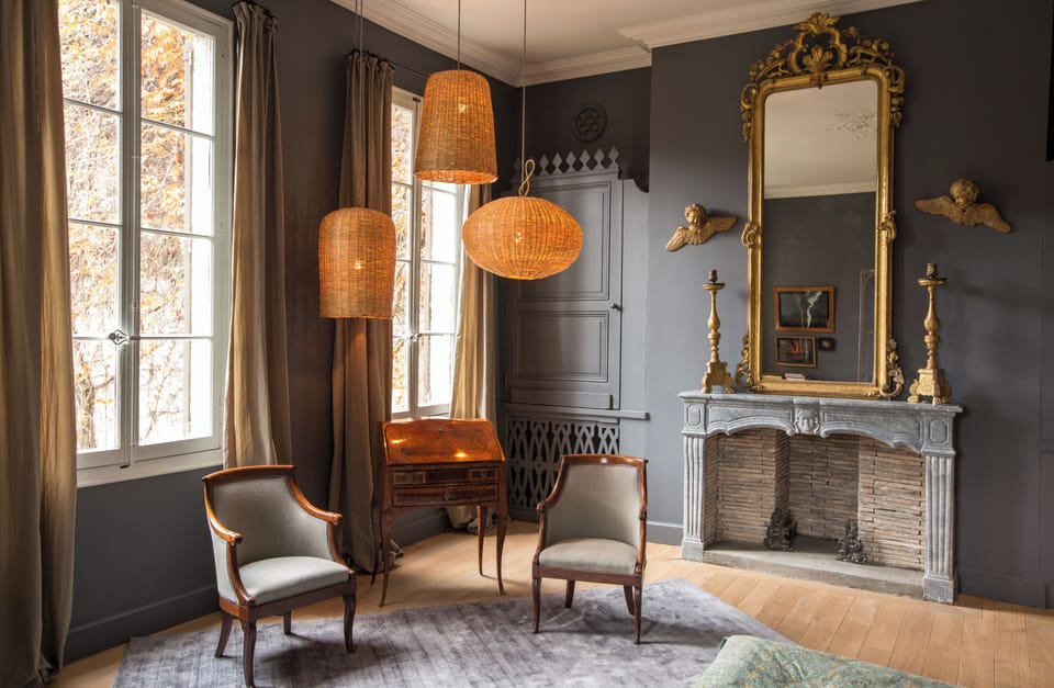 Suite (Naples) | Minibar, in-room safe, individually decorated, individually furnished