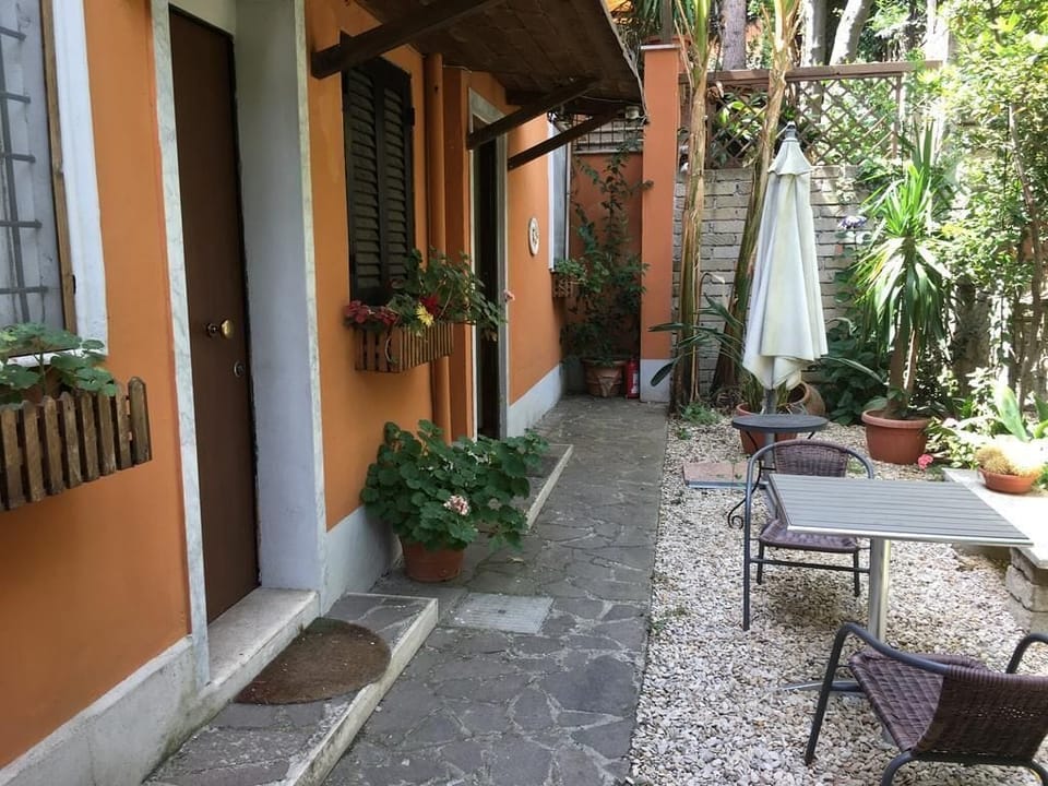 Double Room, Ensuite, Garden View | Miscellaneous