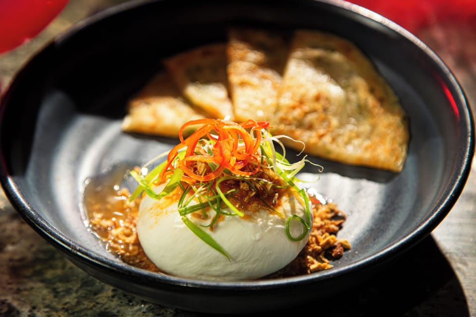 20 restaurants; lunch, dinner, and brunch served