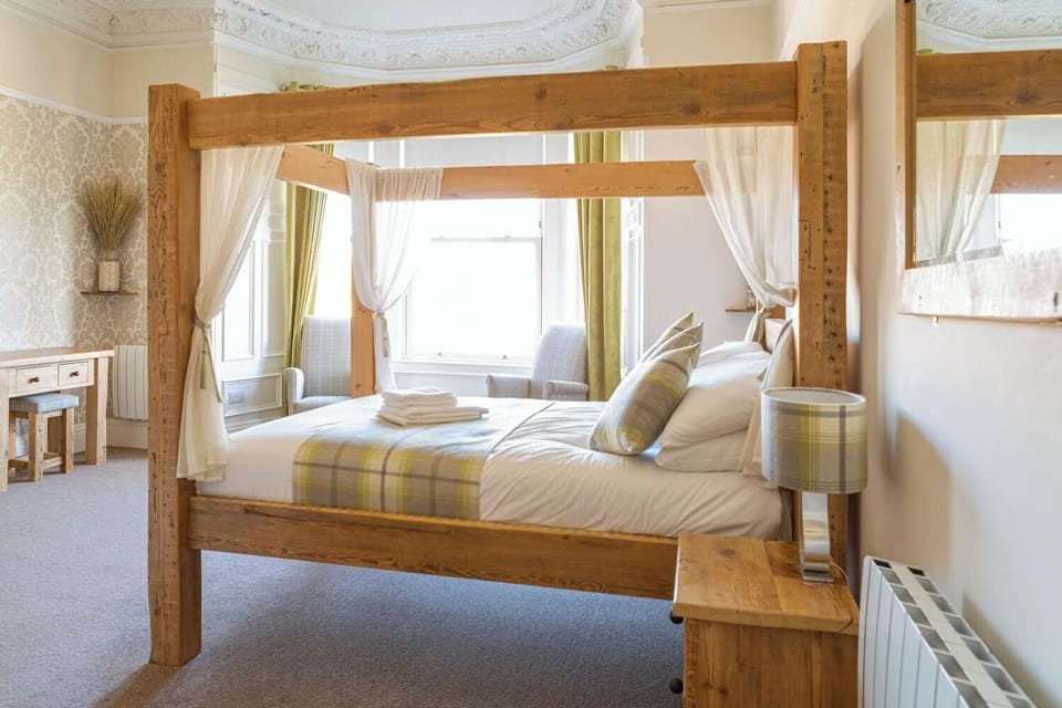 Suite, Ensuite (Four Poster - Room 3) | Premium bedding, desk, laptop workspace, free WiFi