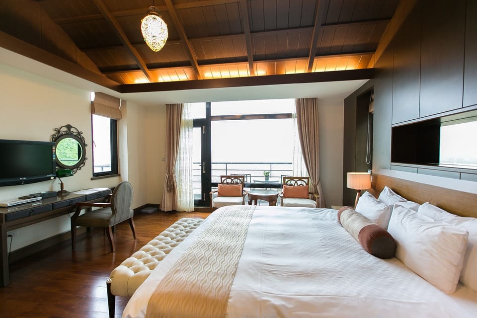 Deluxe Double Room (101) | Premium bedding, down comforters, minibar, desk