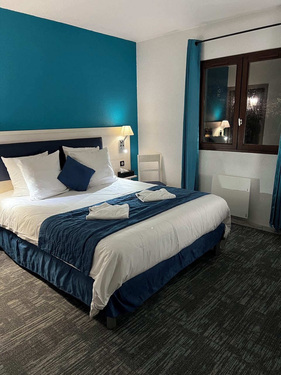 Classic Double Room | Desk, laptop workspace, blackout drapes, bed sheets