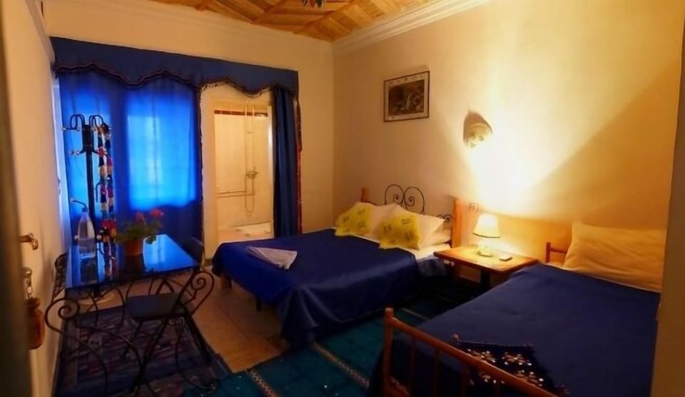Triple Room | Desk, blackout drapes, WiFi (free)