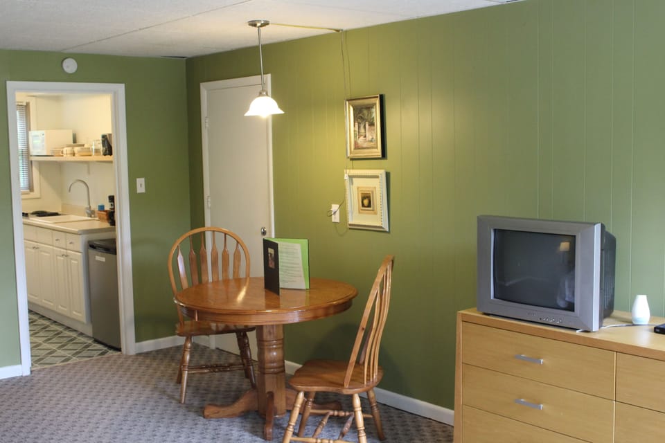 Double Room | Premium bedding, down comforters, iron/ironing board, free WiFi