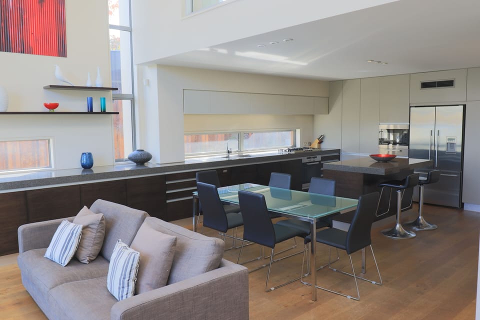Three Bedroom Apartment" | 3 bedrooms, hypo-allergenic bedding, desk, laptop workspace