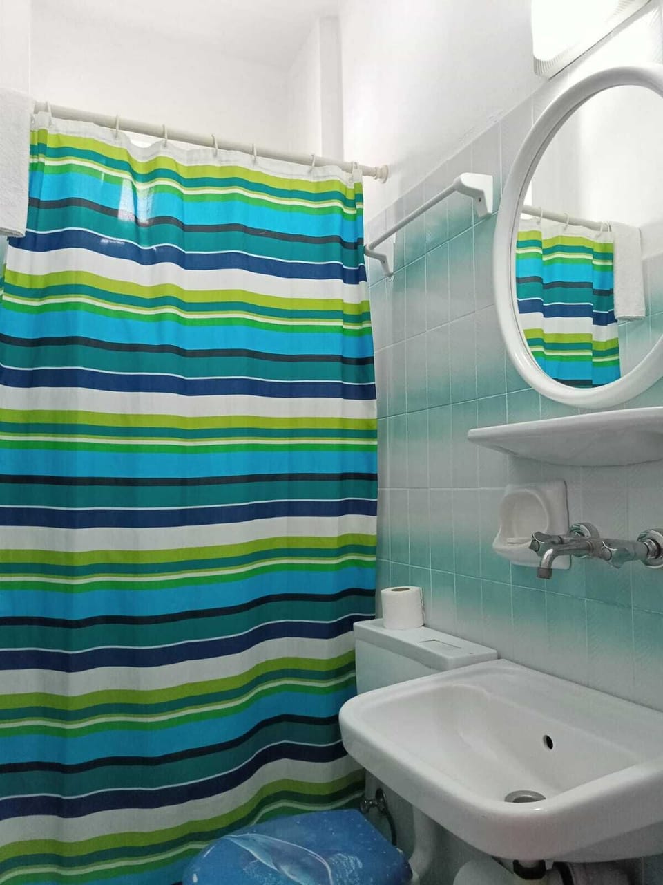 Shower, towels