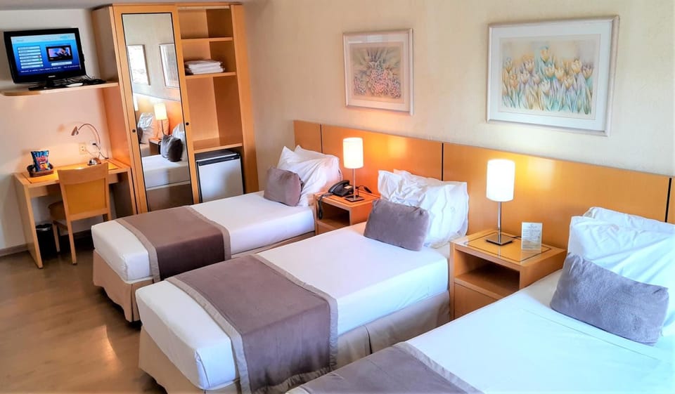 Comfort Triple Room, 1 Bedroom | Minibar, desk, blackout drapes, WiFi (free)
