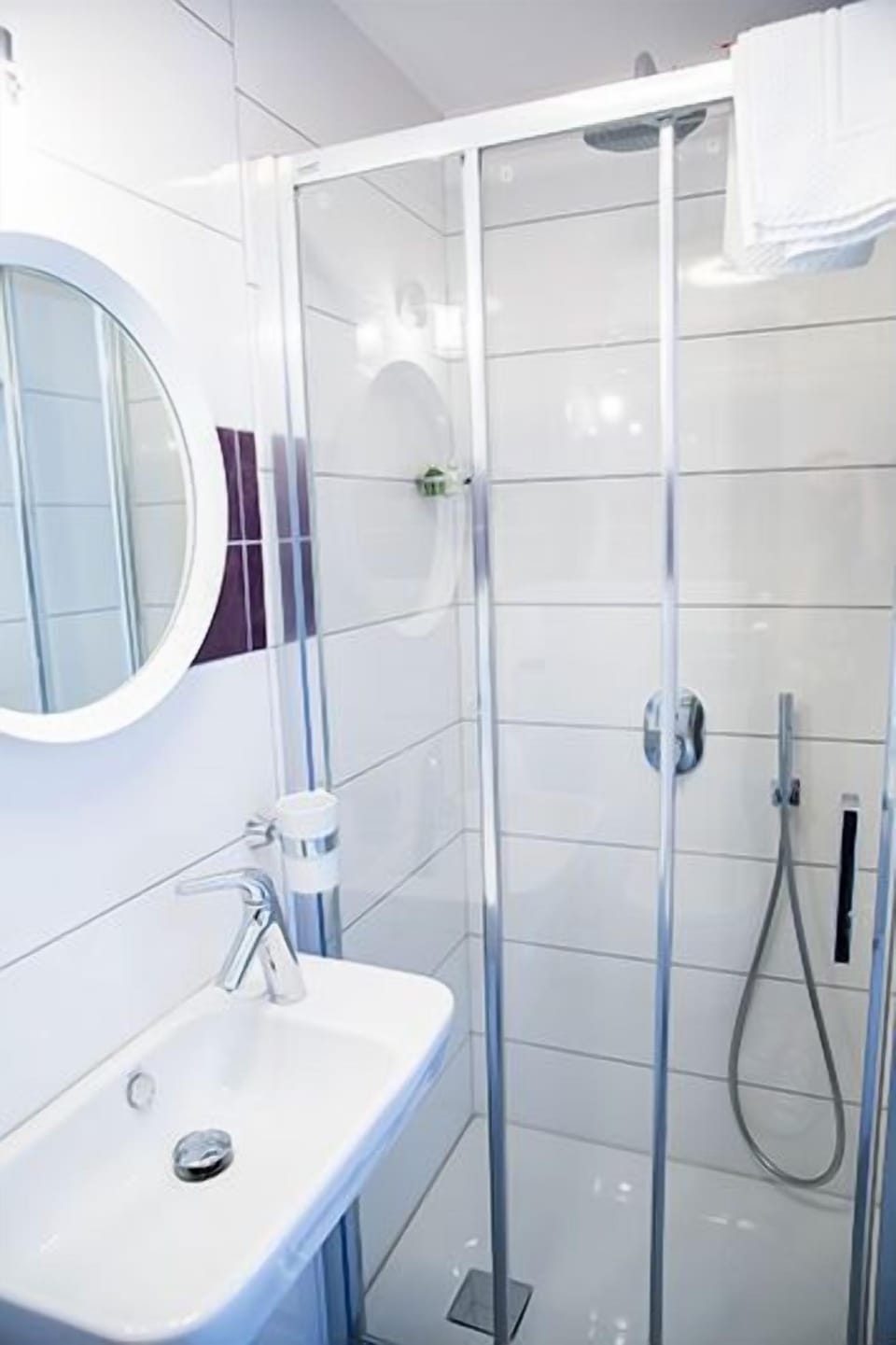 Standard Double Room (Gundogusu) | Bathroom | Shower, free toiletries, hair dryer, slippers