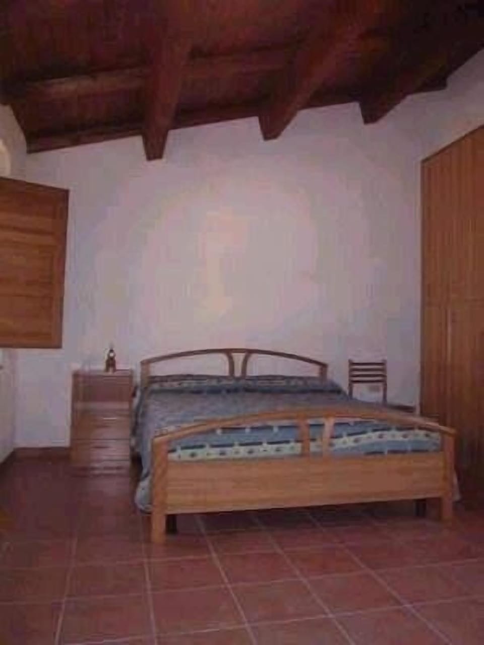 Desk, free cribs/infant beds, free WiFi, bed sheets