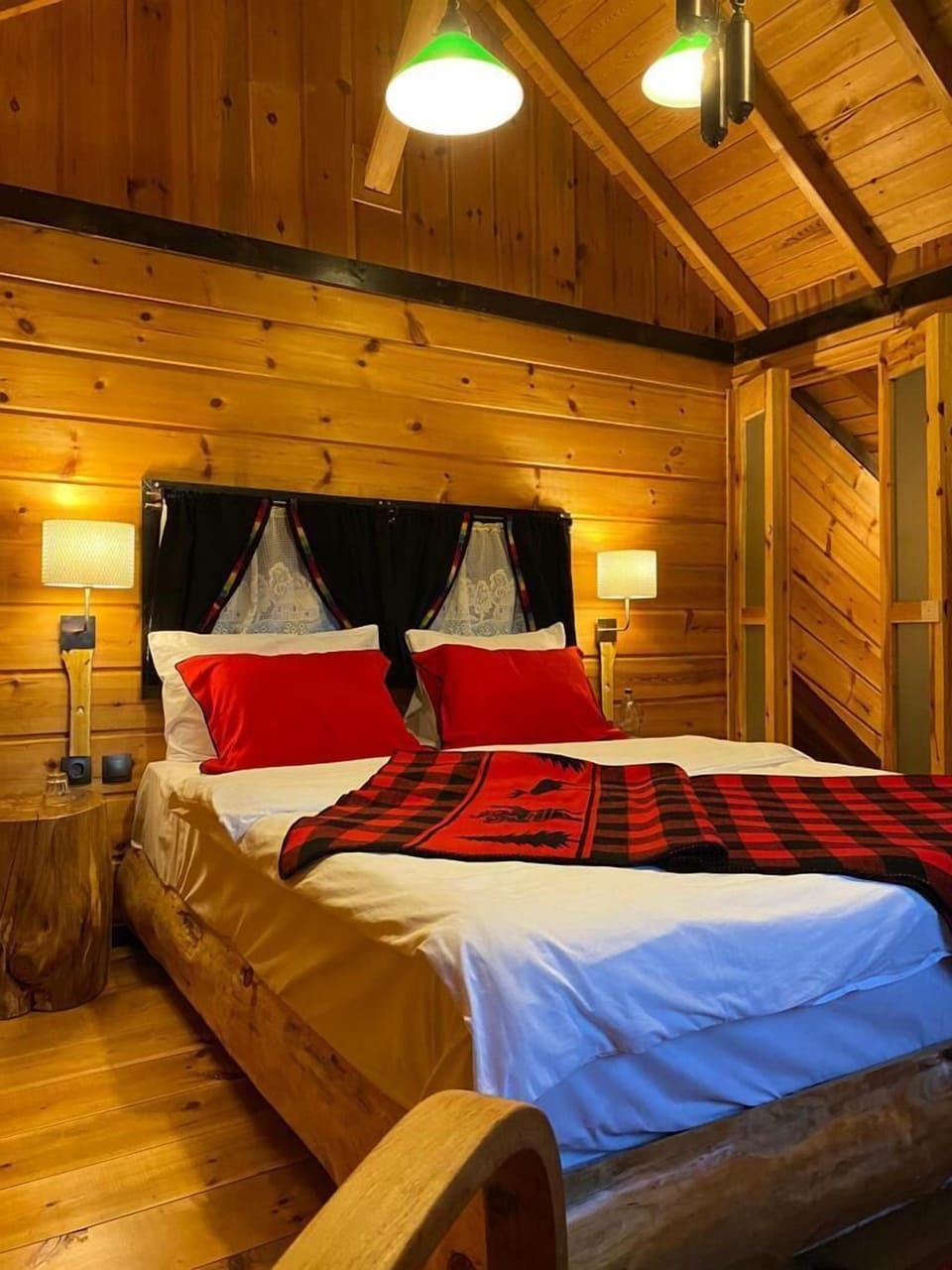 Family Tree House, 1 Bedroom, Balcony, Mountain View | Free WiFi, bed sheets