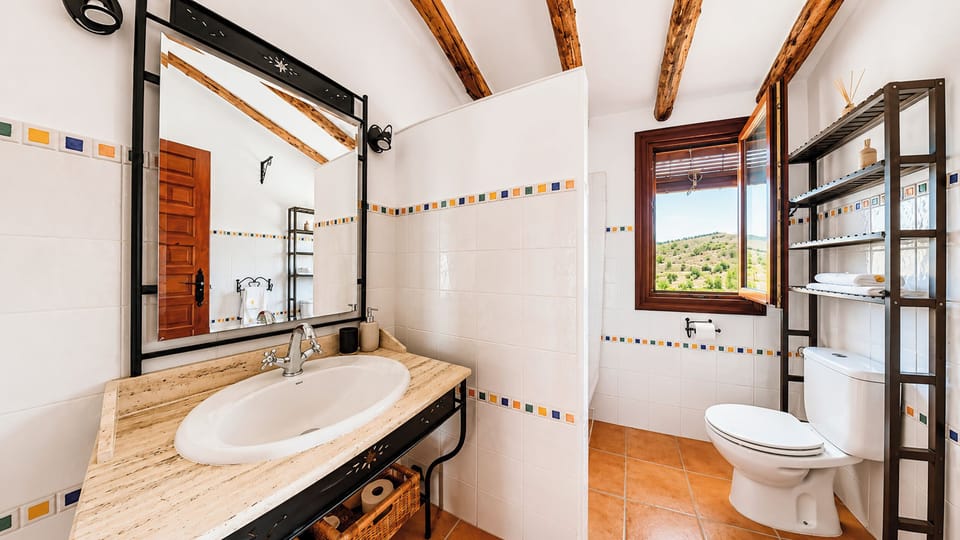 Comfort Double or Twin Room, Balcony | Bathroom | Shower, free toiletries, hair dryer, bathrobes