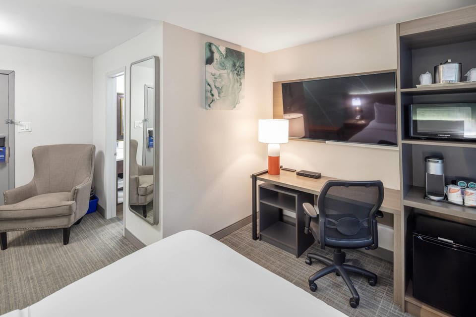 In-room safe, desk, iron/ironing board, free cribs/infant beds