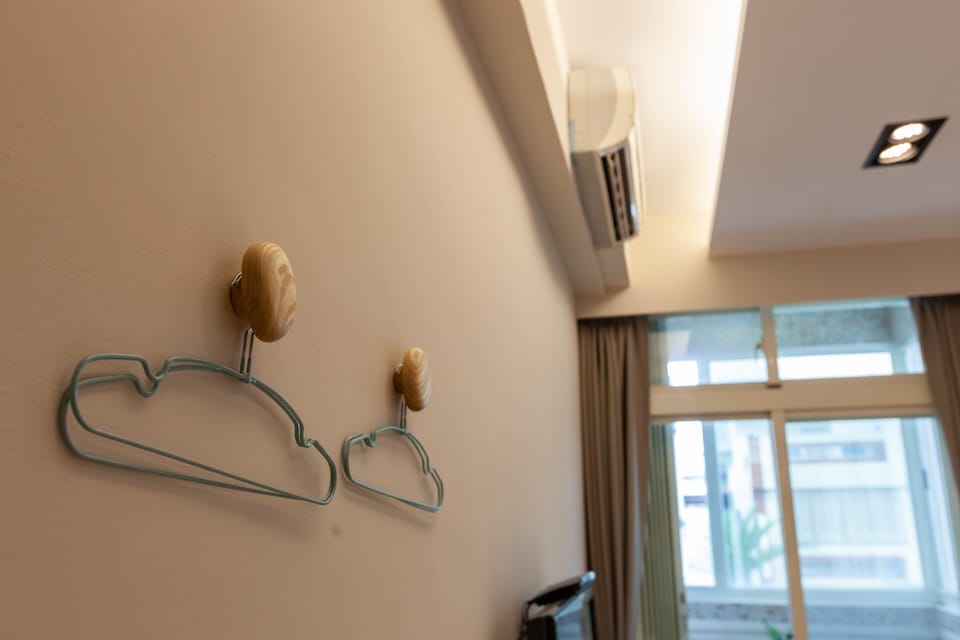 Comfort Quadruple Room | Desk, blackout drapes, soundproofing, free WiFi