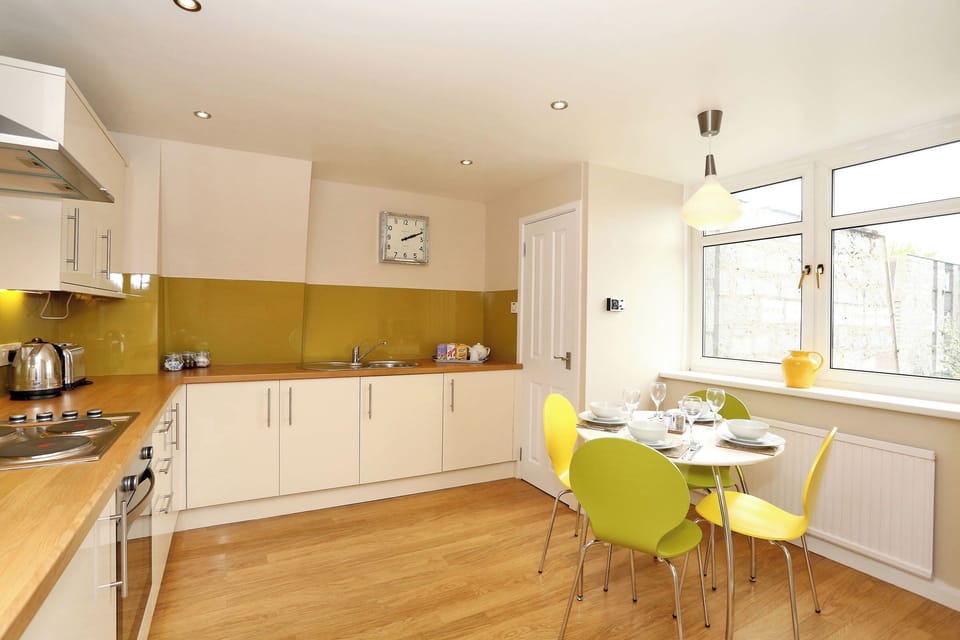 Apartment, 2 Bedrooms | 1 bedroom, iron/ironing board, free WiFi, bed sheets