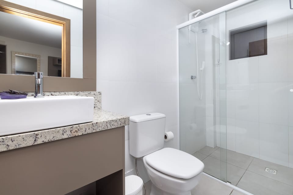 Comfort Double Room, 1 Queen Bed, Beach View | Bathroom | Shower, hair dryer, towels