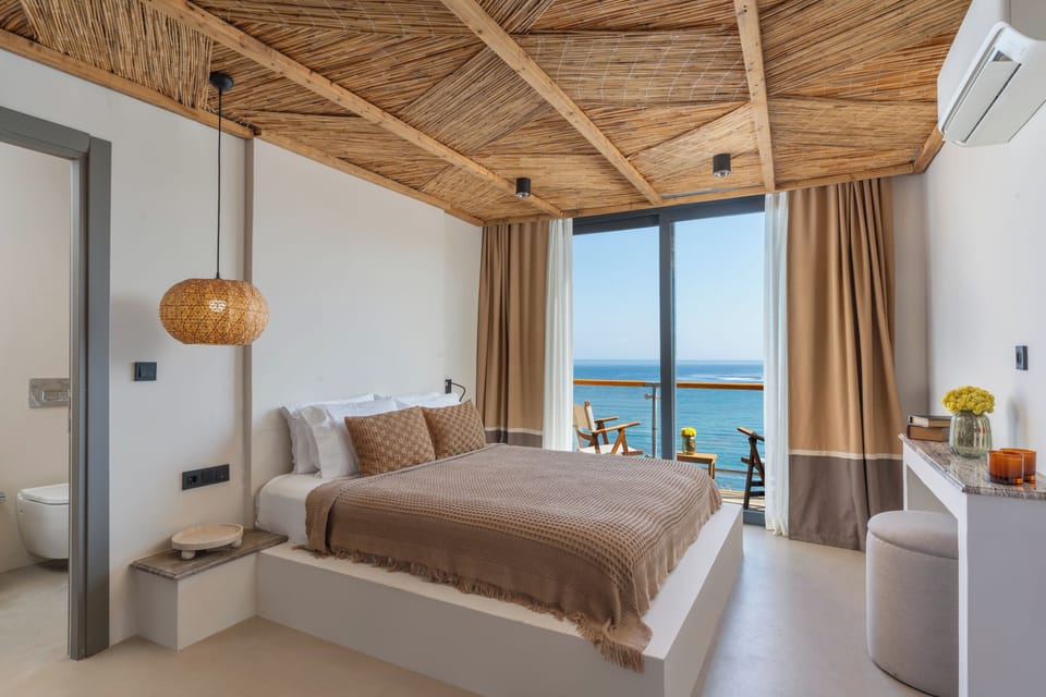 Premium Room, Sea View | Free WiFi, bed sheets