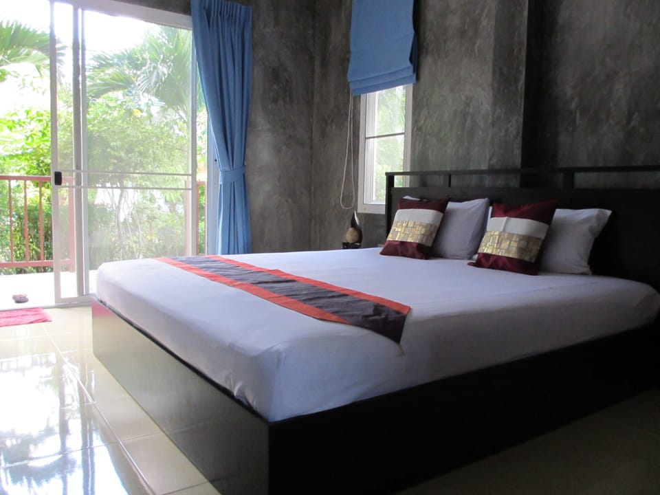Standard Double Room | Free WiFi, bed sheets
