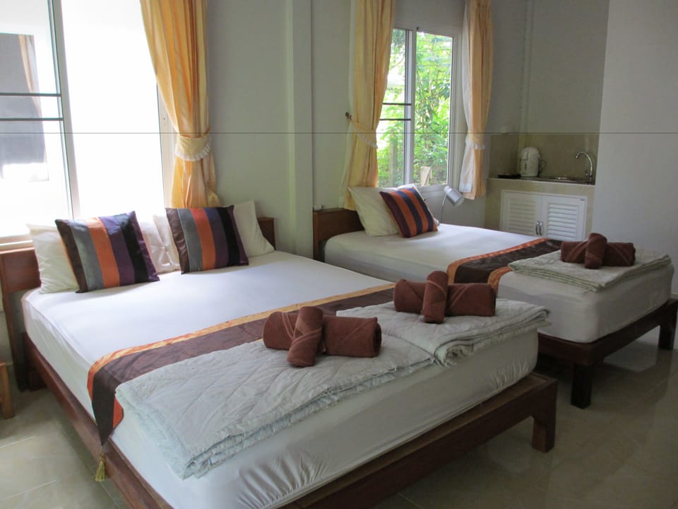 Standard Triple Room | Free WiFi, bed sheets