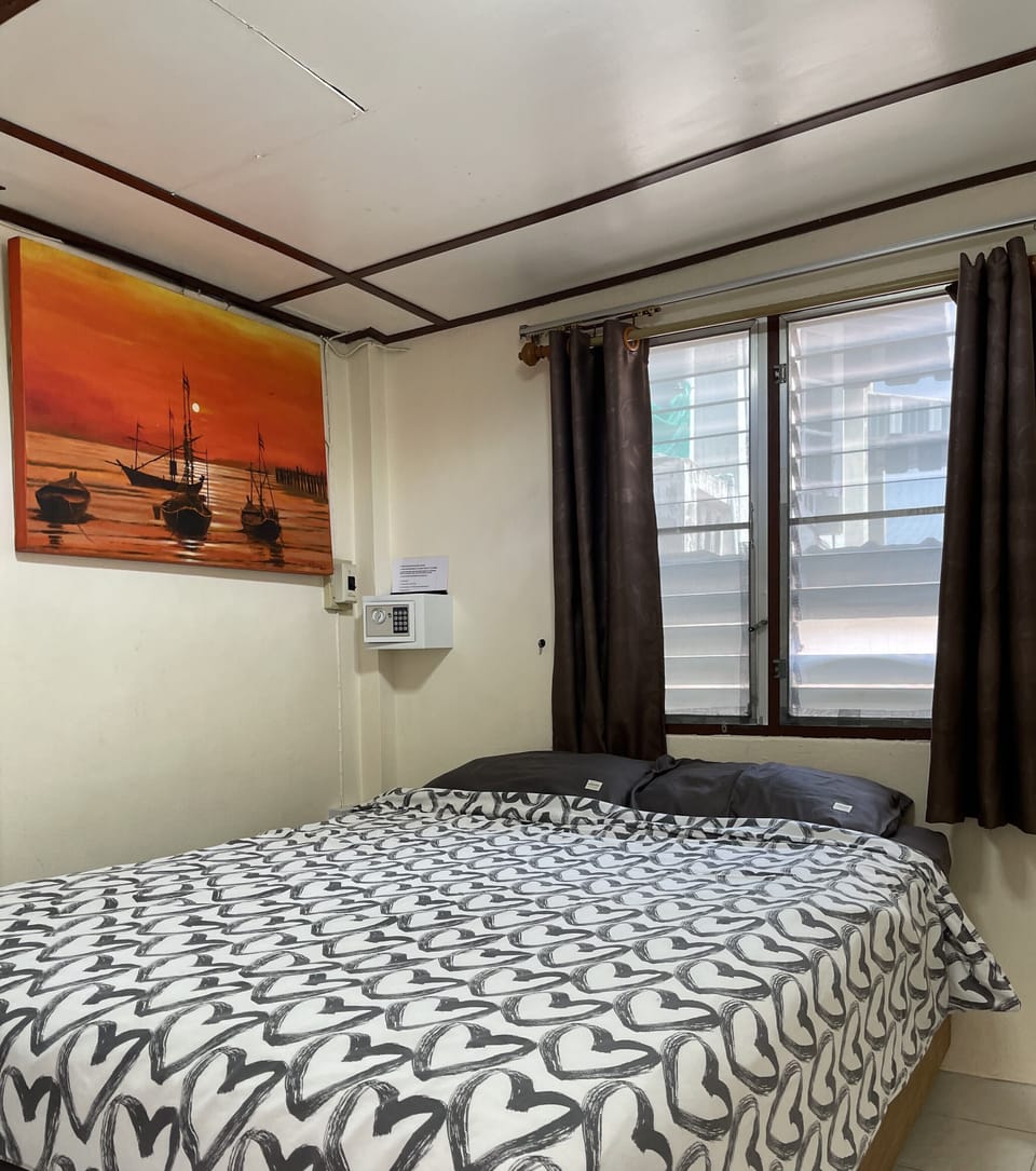 Standard Room (Fan) | In-room safe, free WiFi, bed sheets