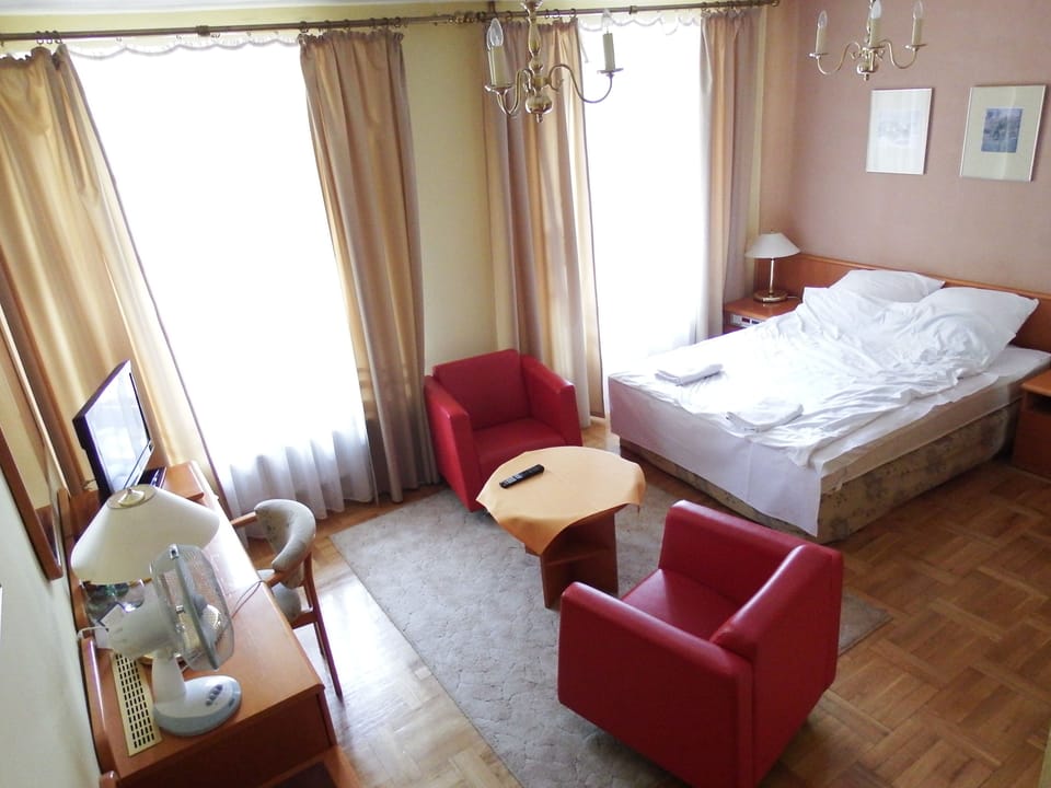 Standard Double Room, Park View | Desk, soundproofing, free cribs/infant beds, free WiFi