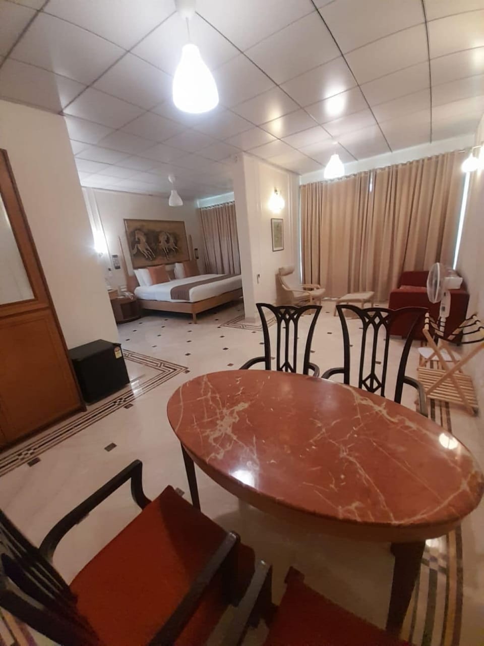 Suite Room | Minibar, in-room safe, desk, free WiFi