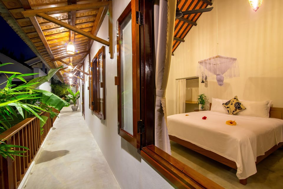 Deluxe Room, Balcony | Balcony