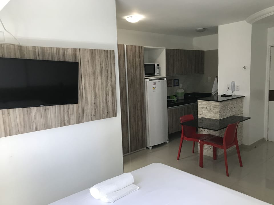 Comfort Suite, 1 Bedroom | Private kitchenette | Fridge, microwave, stovetop, cookware/dishes/utensils