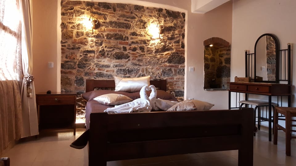 Economy Double Room | Laptop workspace, free WiFi, bed sheets
