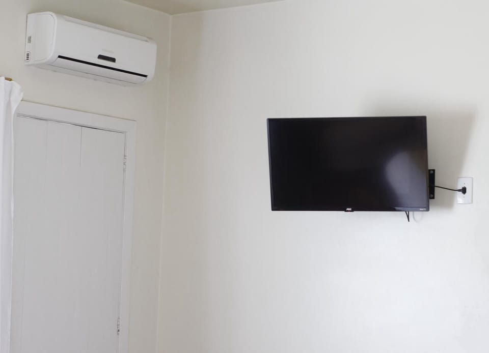 Minibar, blackout drapes, free WiFi, bed sheets