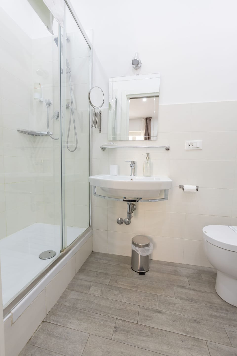 Shower, free toiletries, hair dryer, bathrobes