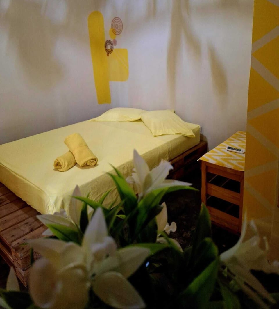 Room with shared bathroom | WiFi (free), bed sheets