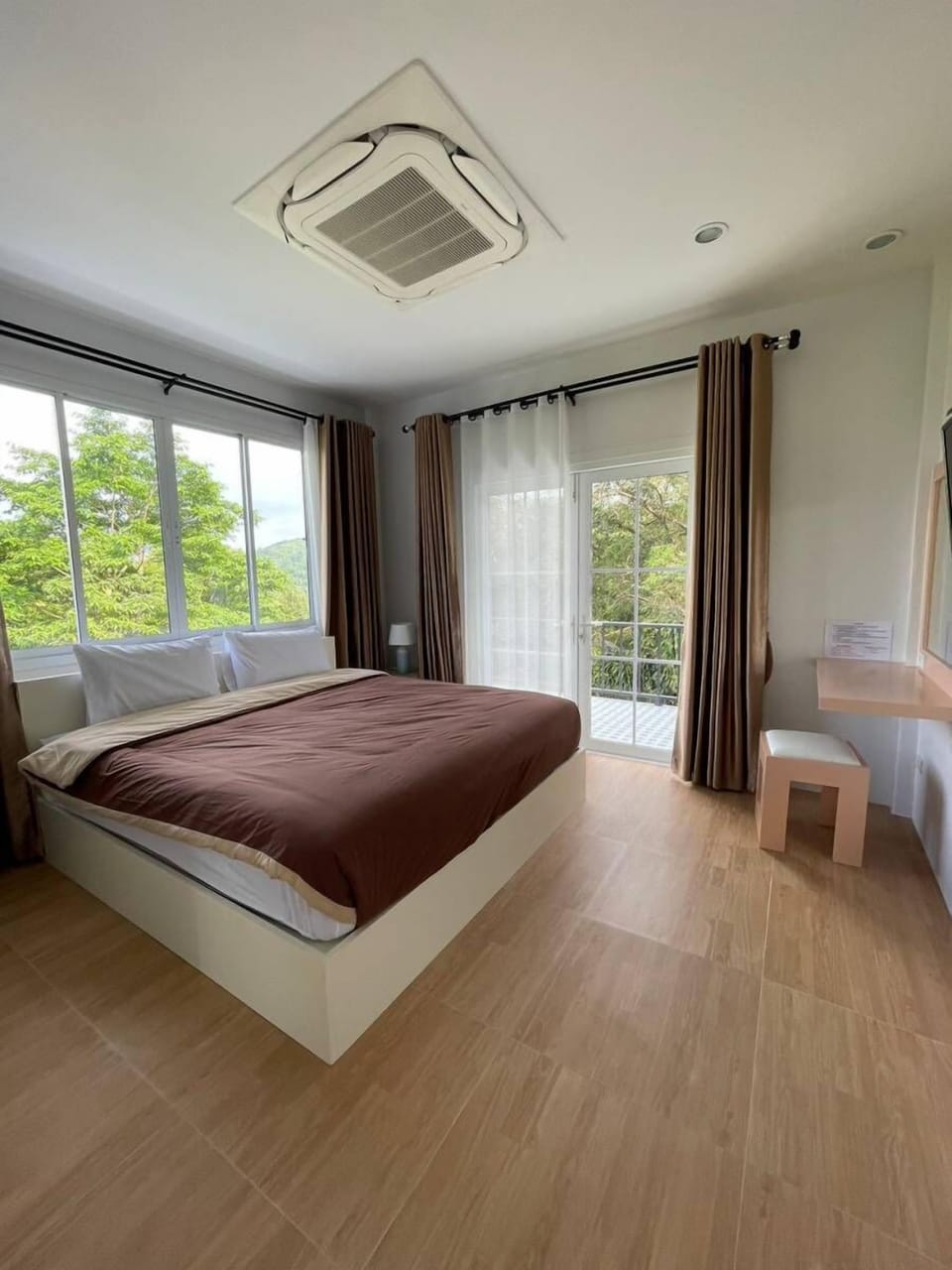 Executive Double Room | Rollaway beds (surcharge), WiFi (free)