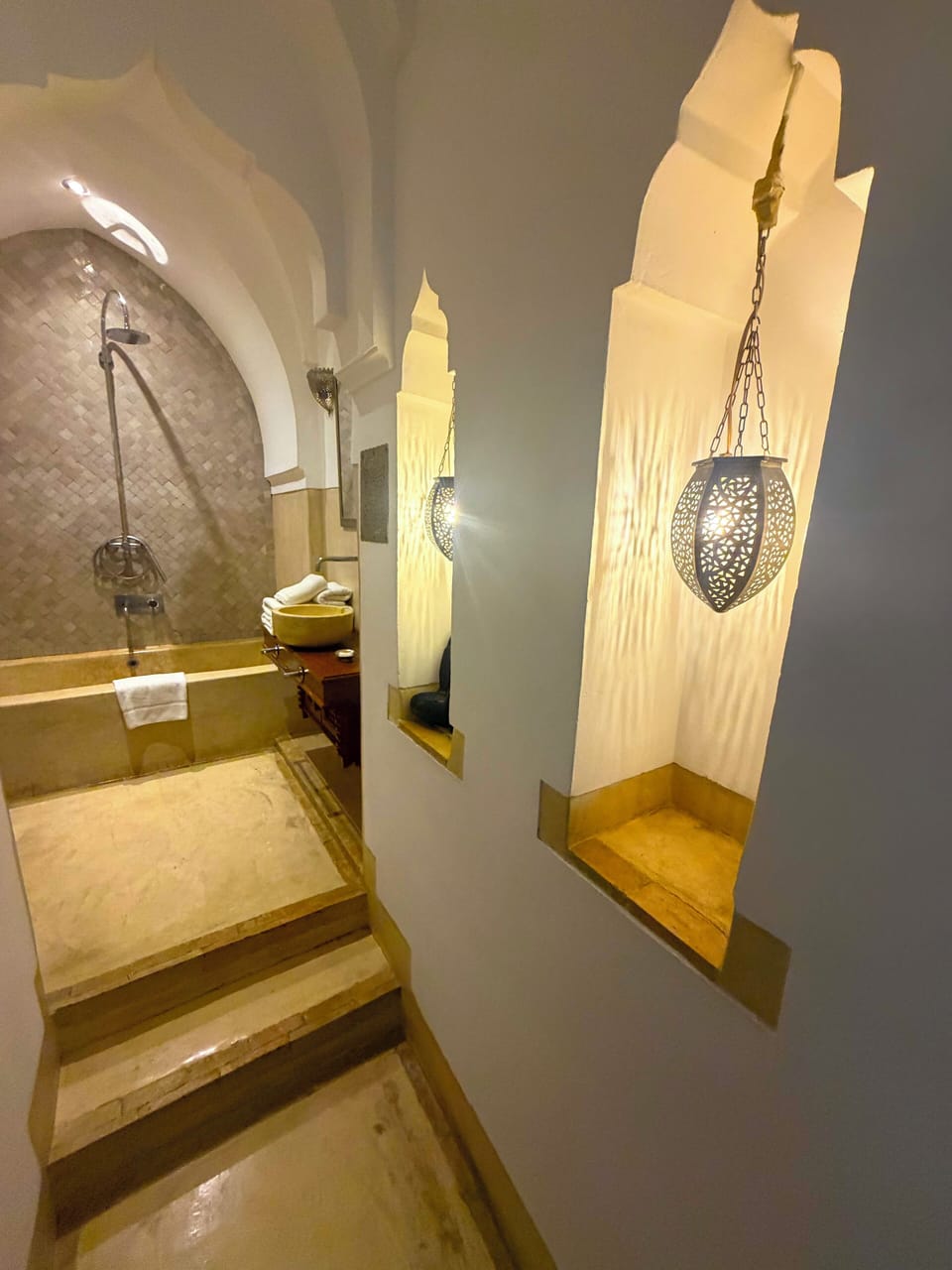 Deluxe Double Room (Zahia) | Bathroom | Free toiletries, hair dryer, bathrobes, towels