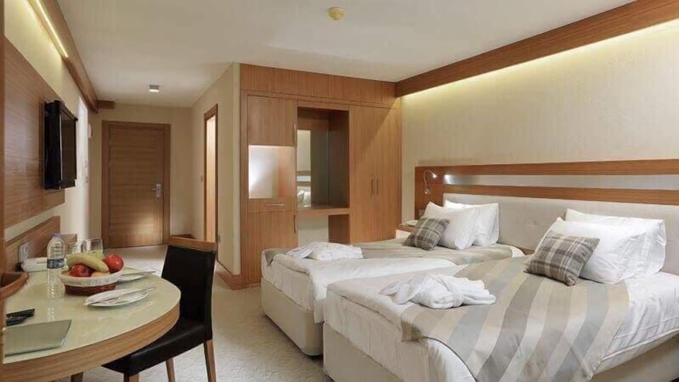 Free minibar items, in-room safe, desk, soundproofing