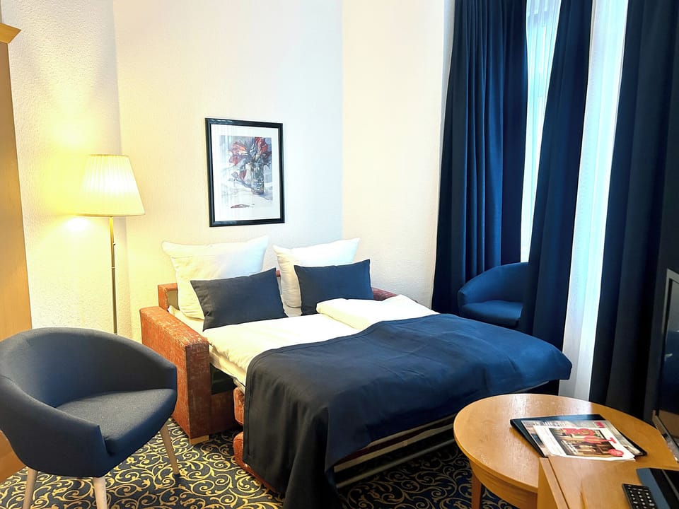 Minibar, in-room safe, individually decorated, individually furnished