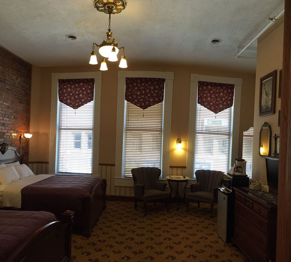 Deluxe Double Room | Individually decorated, individually furnished, desk, rollaway beds