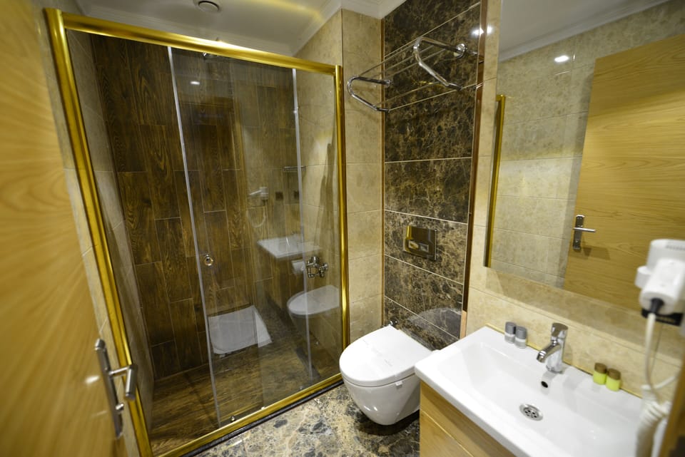 Minibar, desk, soundproofing, iron/ironing board