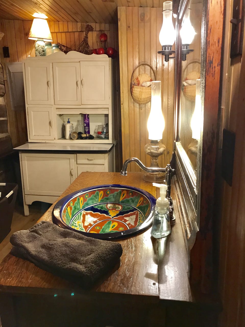 Bathroom sink