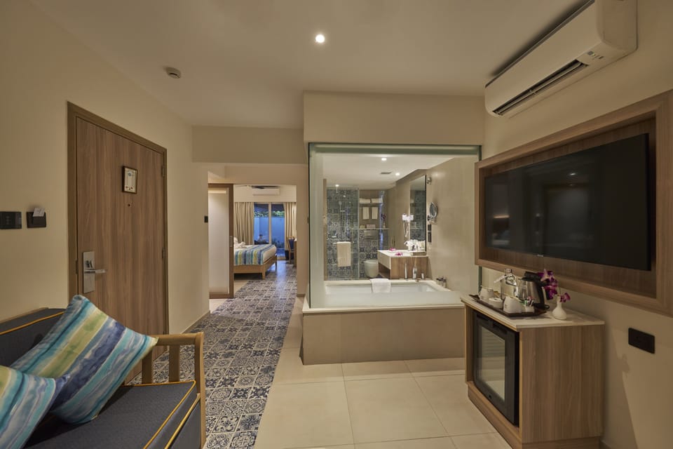 Royal Suite, 1 Bedroom, Private Pool | Frette Italian sheets, premium bedding, minibar, in-room safe