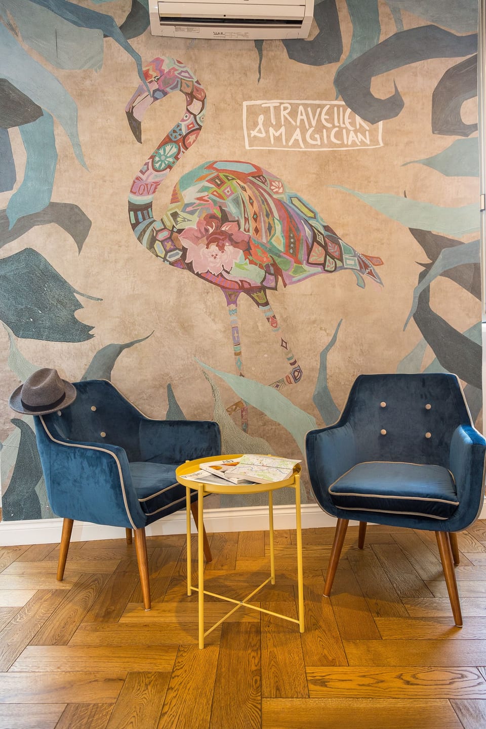 Lobby lounge