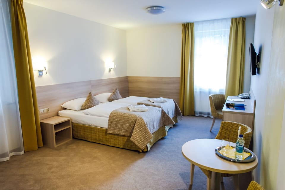 Double Room (comfort, extra bed) | Desk, blackout drapes, soundproofing, cribs/infant beds
